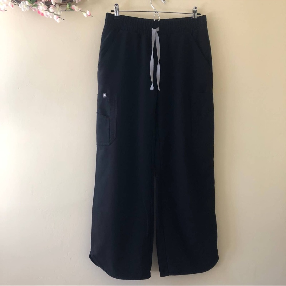 Figs Black Women’s Wide Leg Cargo Drawstring Scrub Pants: S